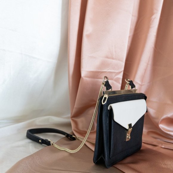 ZARA Faux Leather Gold Chain Black Shoulder Bag - Picture 2 of 4